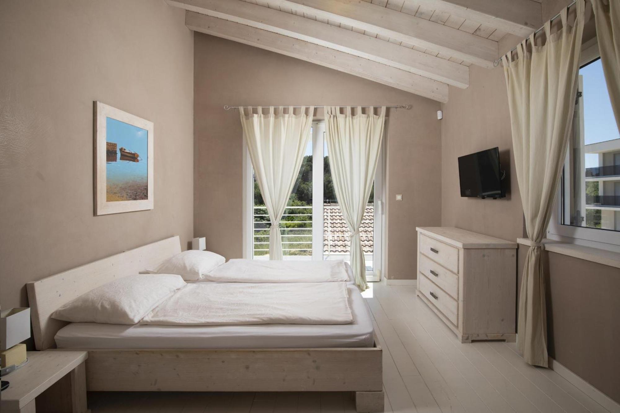 Villa Bella - Beautiful And Modern House With Pool, Souna, Jacuzzi & Playground, Liznjan - Istra Exterior foto
