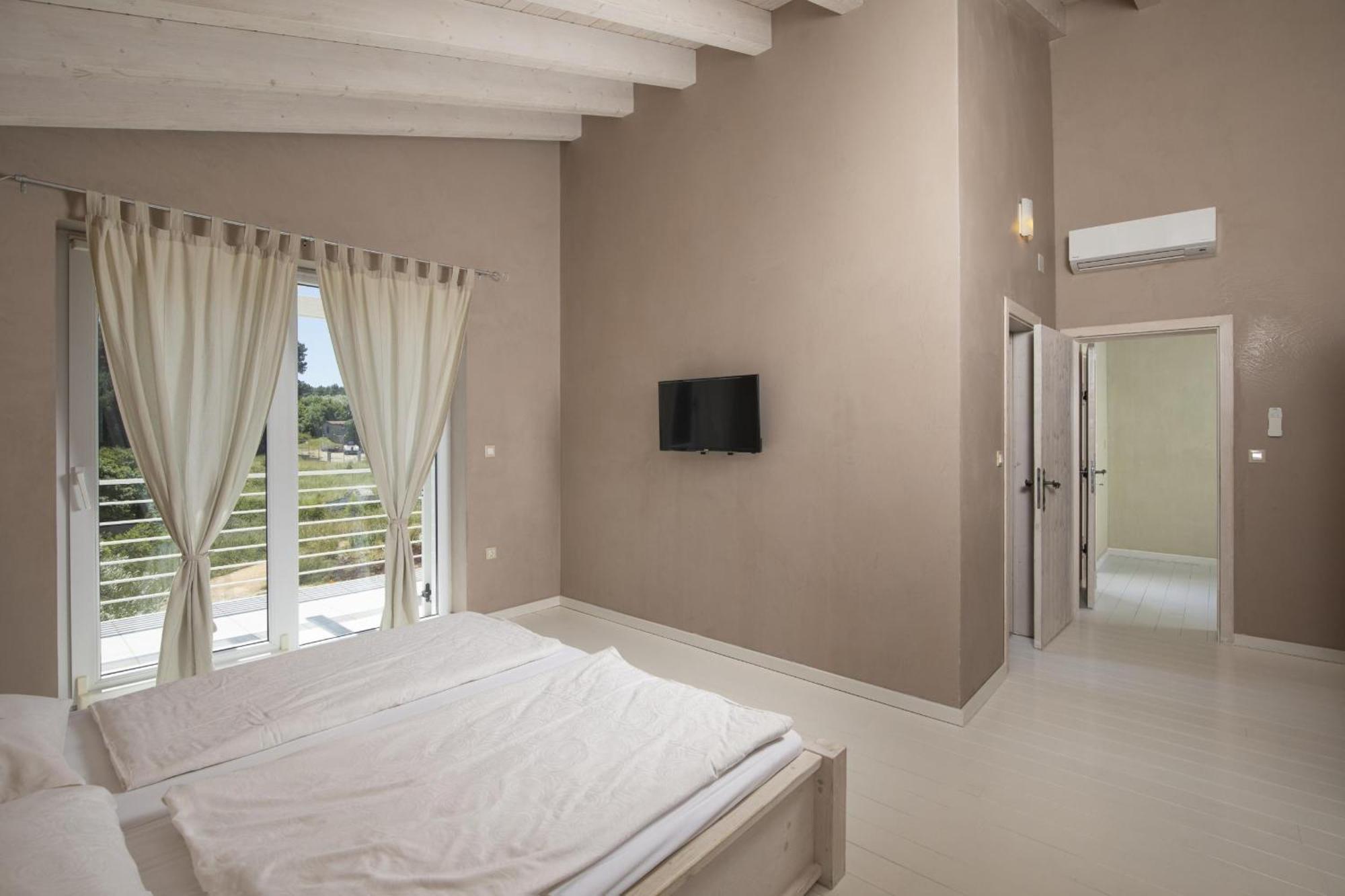 Villa Bella - Beautiful And Modern House With Pool, Souna, Jacuzzi & Playground, Liznjan - Istra Exterior foto