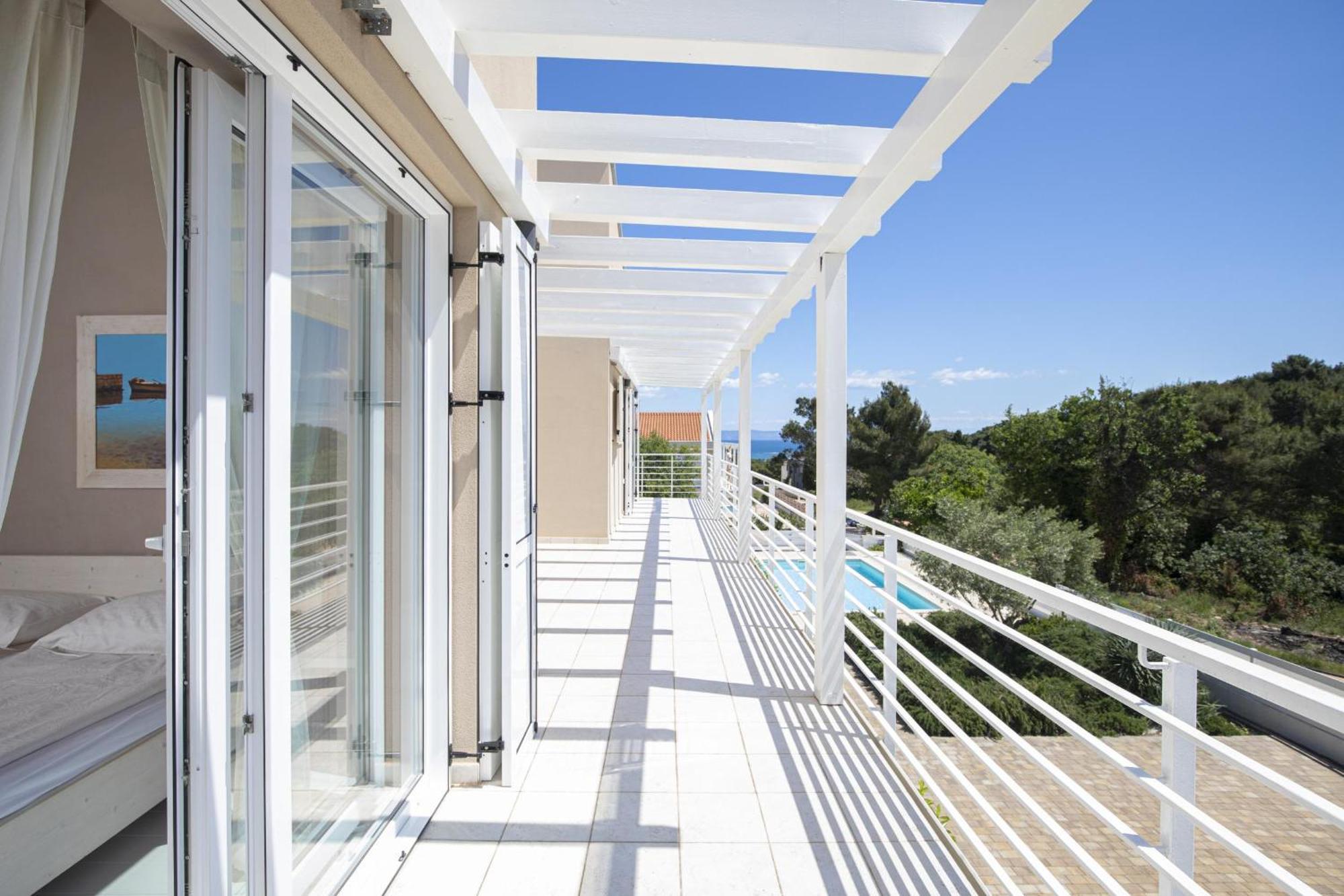 Villa Bella - Beautiful And Modern House With Pool, Souna, Jacuzzi & Playground, Liznjan - Istra Exterior foto