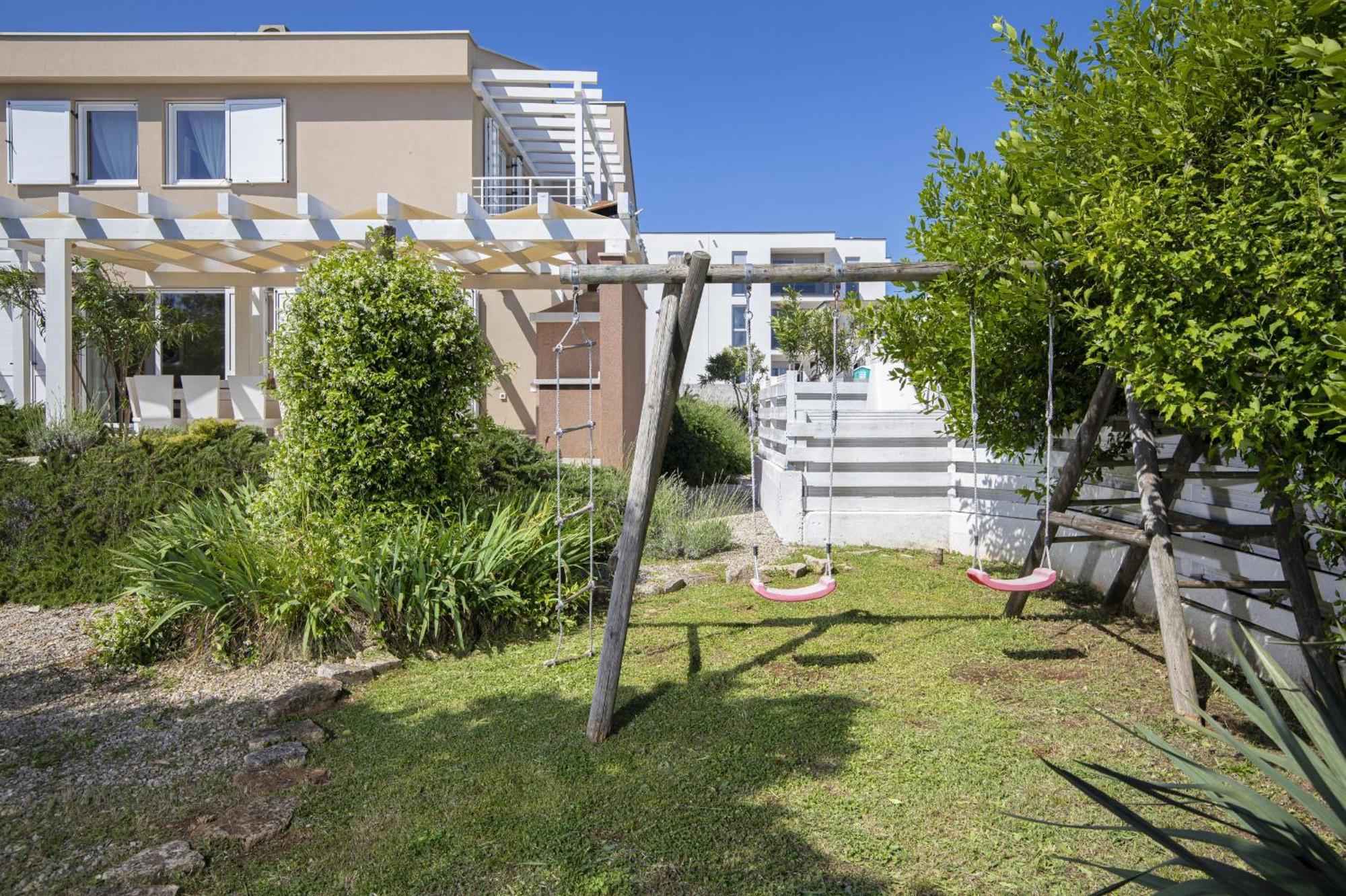 Villa Bella - Beautiful And Modern House With Pool, Souna, Jacuzzi & Playground, Liznjan - Istra Exterior foto