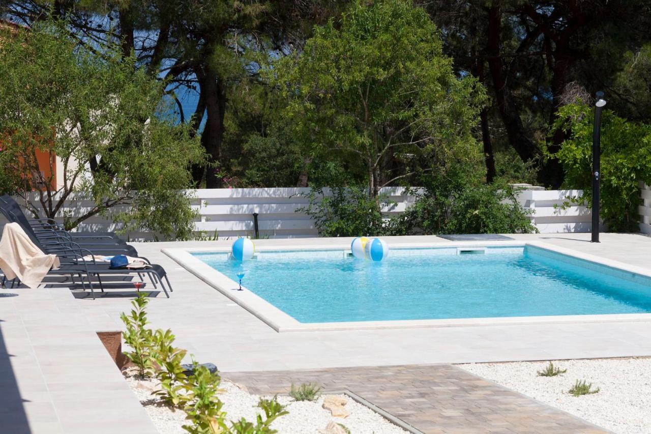 Villa Bella - Beautiful And Modern House With Pool, Souna, Jacuzzi & Playground, Liznjan - Istra Exterior foto