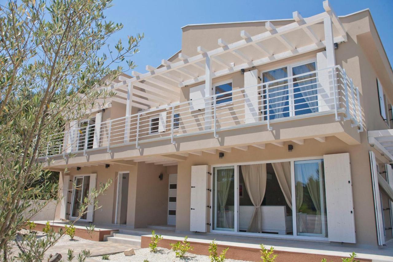 Villa Bella - Beautiful And Modern House With Pool, Souna, Jacuzzi & Playground, Liznjan - Istra Exterior foto