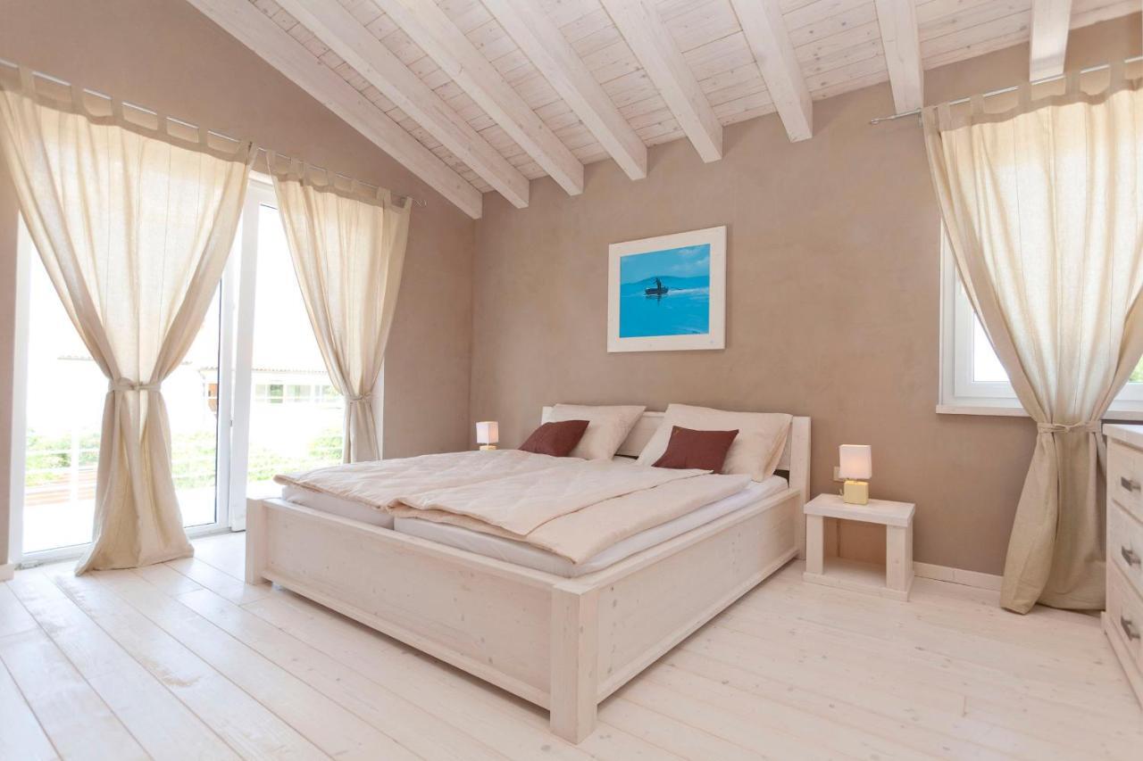 Villa Bella - Beautiful And Modern House With Pool, Souna, Jacuzzi & Playground, Liznjan - Istra Exterior foto