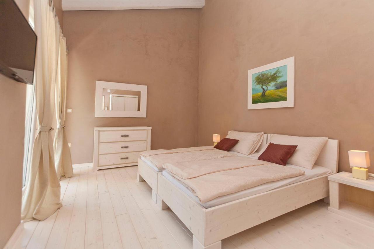 Villa Bella - Beautiful And Modern House With Pool, Souna, Jacuzzi & Playground, Liznjan - Istra Exterior foto